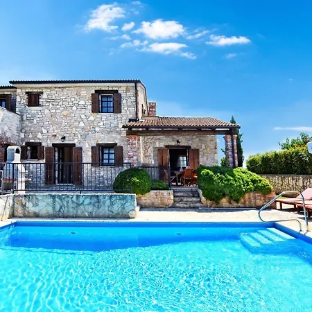 Vila Ruhig Gelegene Avena Mit Privatem Pool *