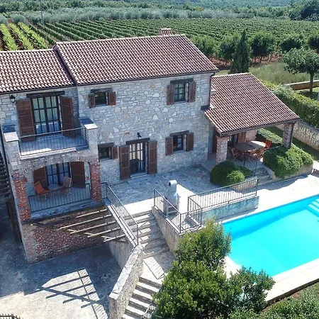 Ruhig Gelegene Avena Mit Privatem Pool
